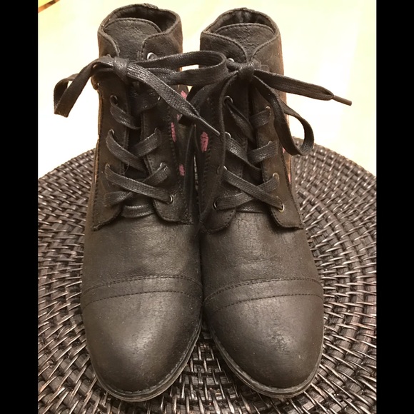 NEW LILLIANA Rose Leighton Sz 7.5 BOOTIES - Picture 3 of 7